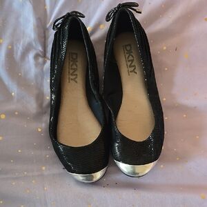 DKNY Women's Black and Silver Ballet Flats